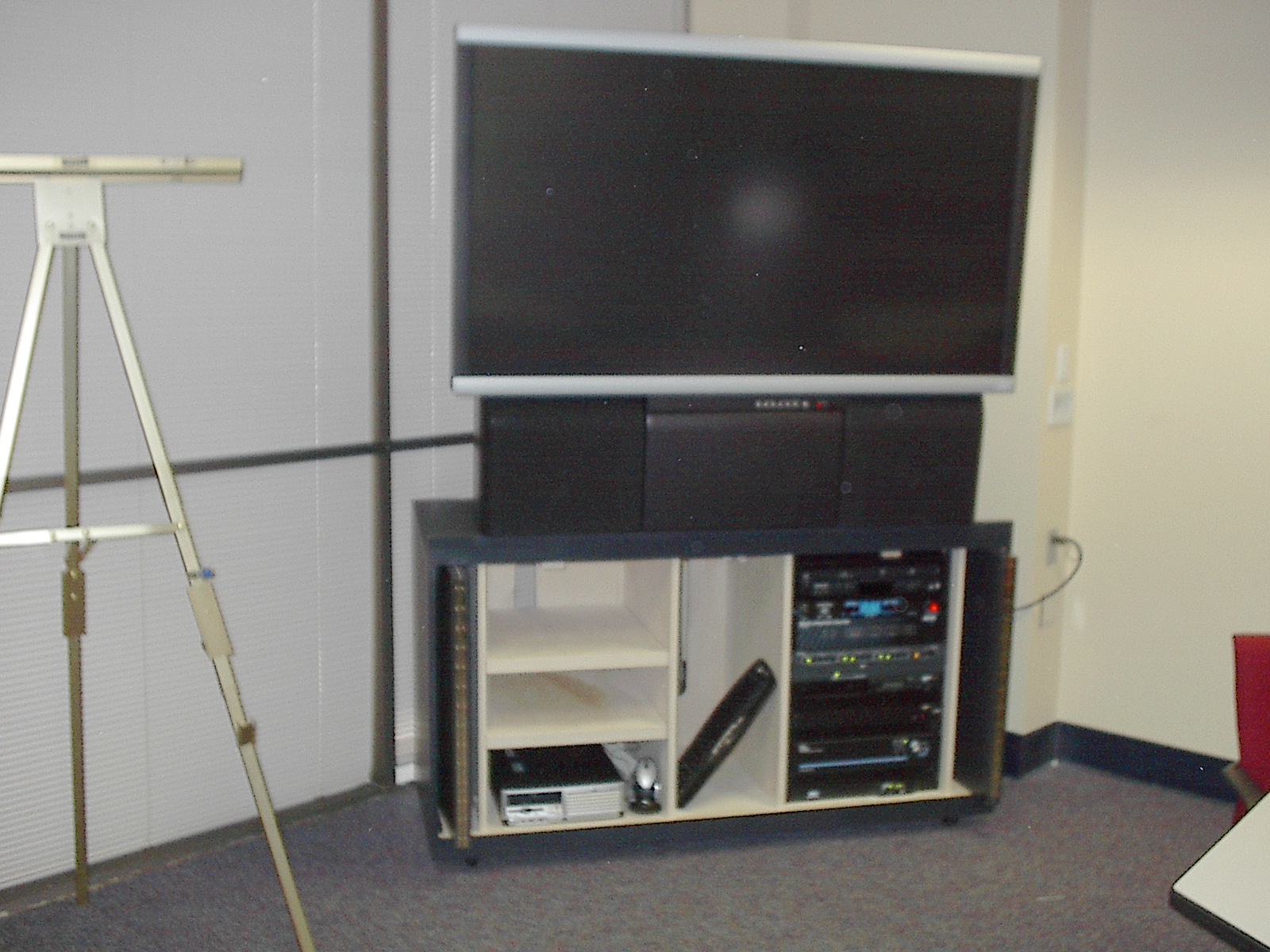 Disney U Av Cabinets 013